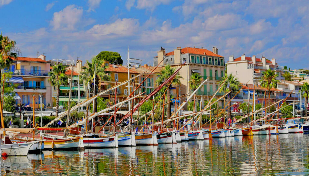 Marché provençal dans le Var - Produits locaux et artisanat
